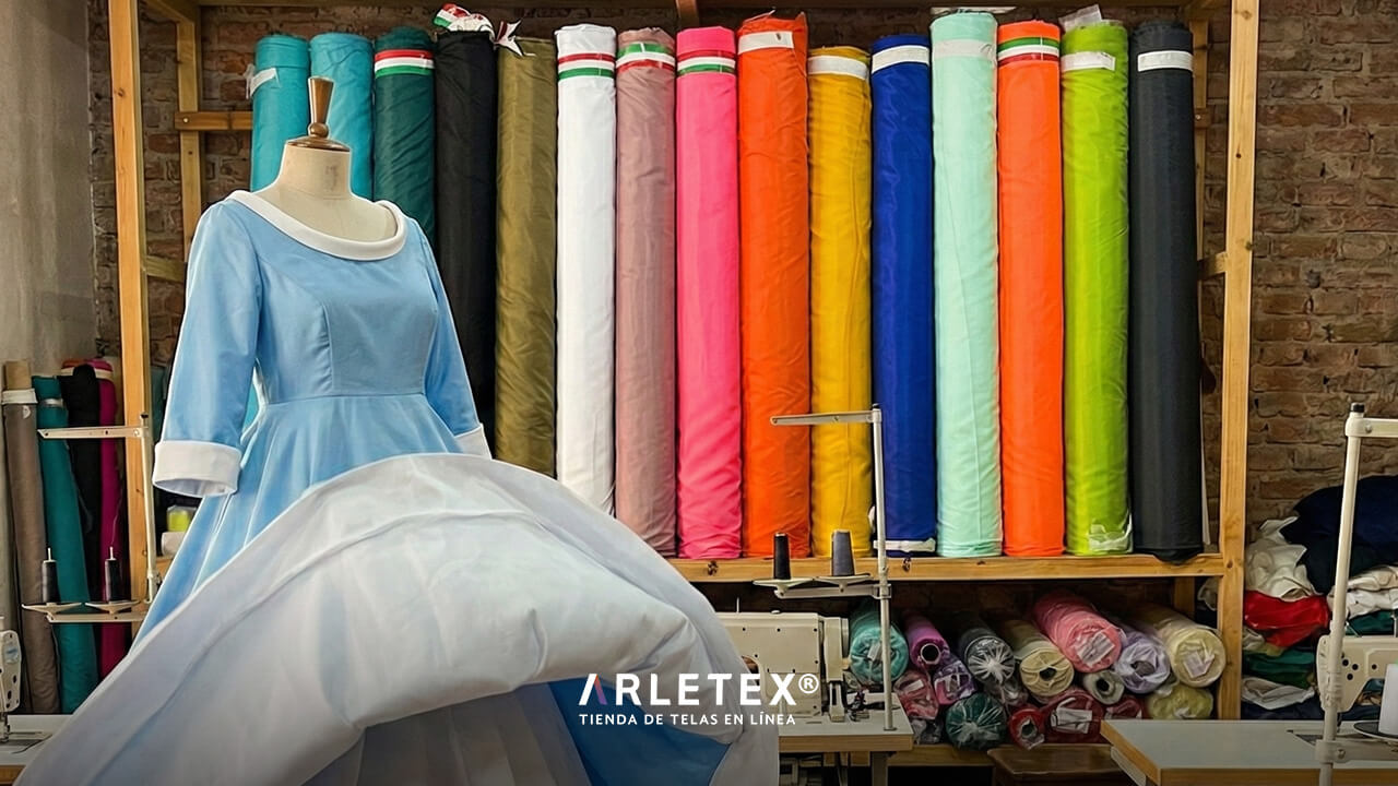 Vestido con forro de tafeta