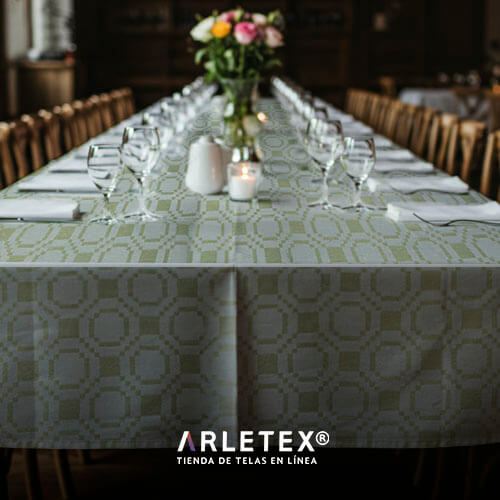 Tela para mantelería en banquetes