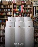 rollos de fieltro blanco