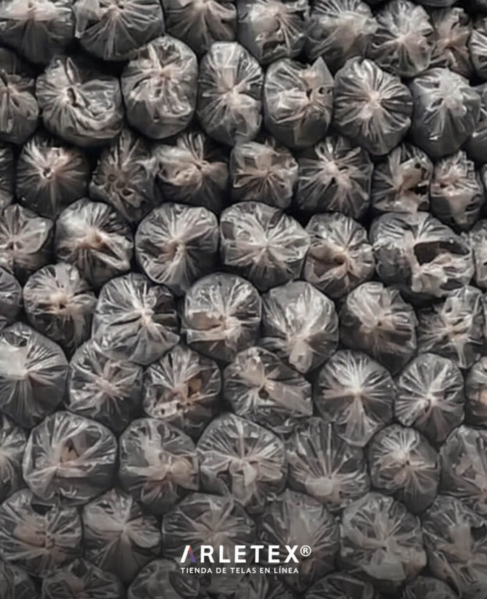 rollos de fieltro verde