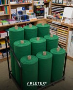 rollos de fieltro verde