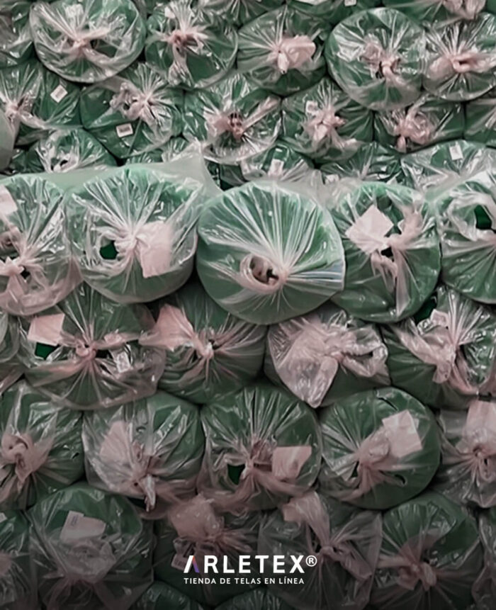 rollos de fieltro verde